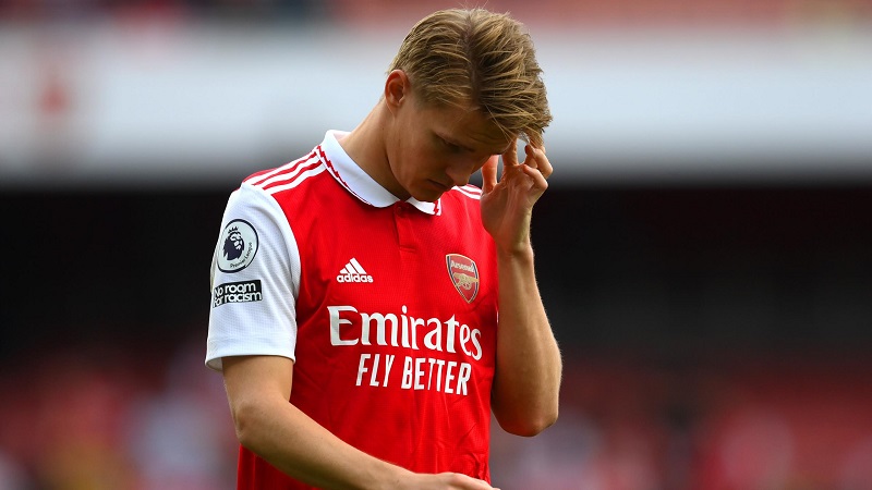 odegaard-toi-chua-het-tiec-nuoi-khi-arsenal-mat-cup-vao-tay-man-city