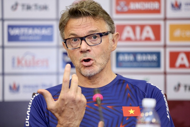 Troussier – HLV yếu kém nhất lịch sử bóng đá Việt Nam