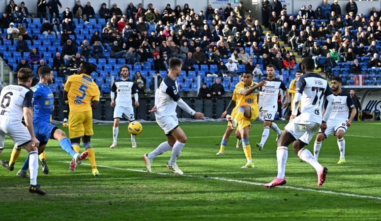 Frosinone vs Lecce (21:00 &#8211; 03/03) | Xem lại trận đấu