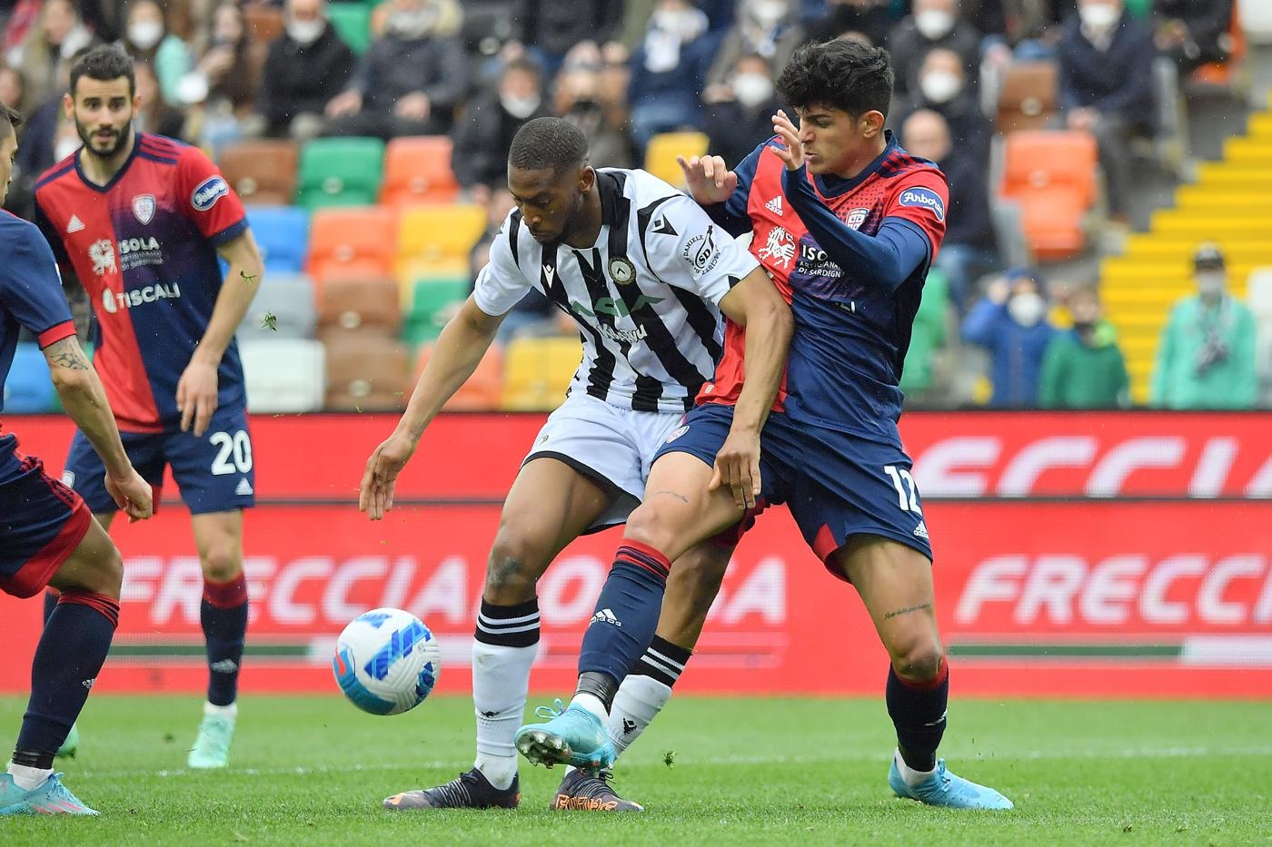 Nhận định soi kèo Udinese vs Cagliari lúc 23h30 ngày 25/10/2024